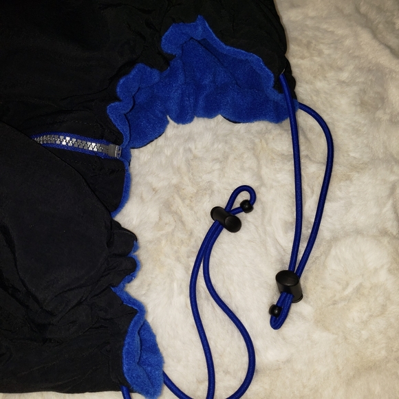 Men Reversible Vest Jacket - Picture 8 of 9